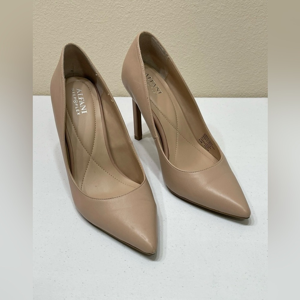 Alfani Step Flex Women’s Solid Tan Pump Pointed Toe High Heel Shoes s 9.5M